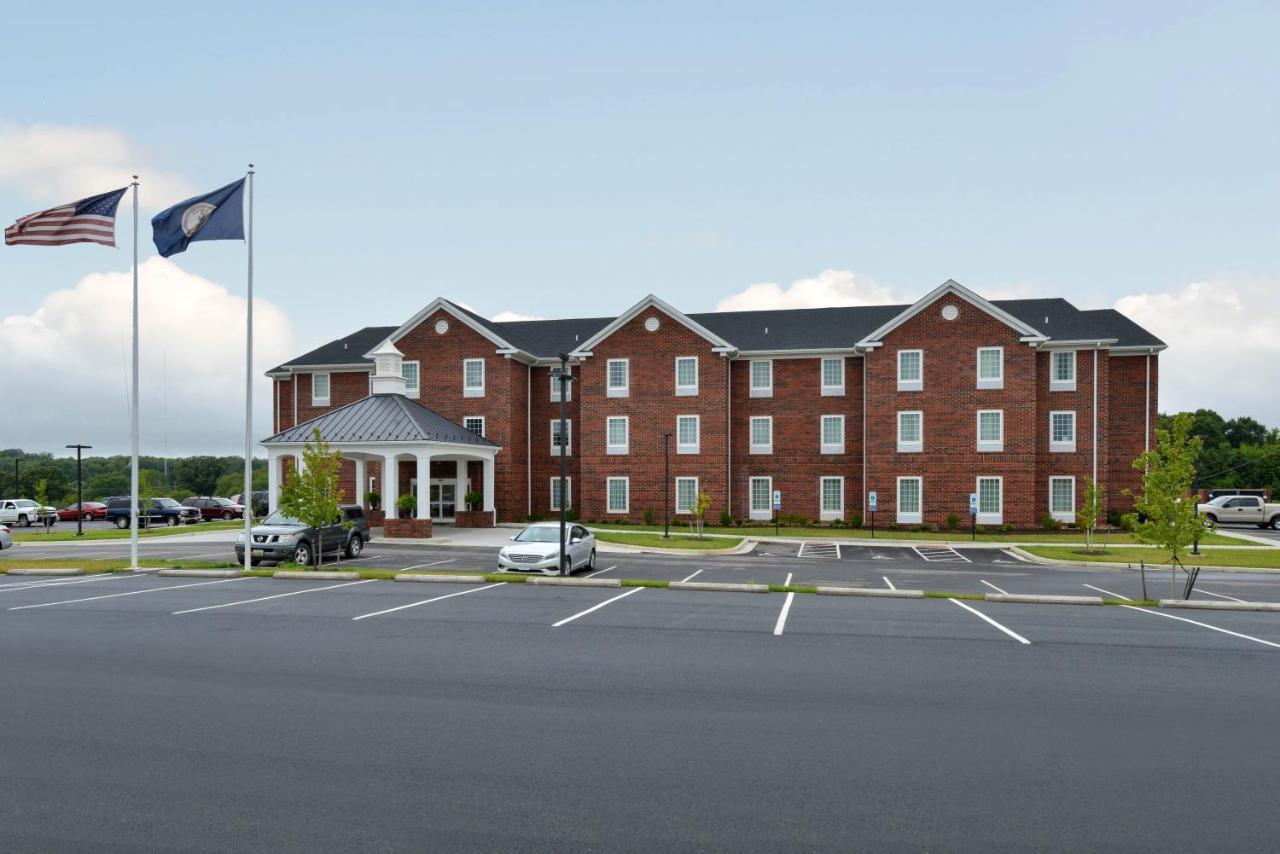 Appomattox Inn And Suites Exterior photo